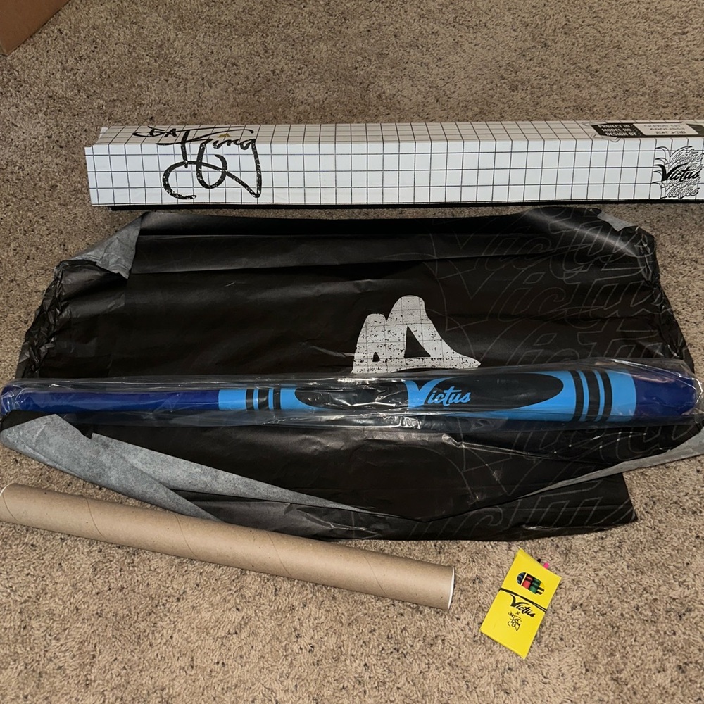 Victus Crayon Bat By The Bat King 32 Inch